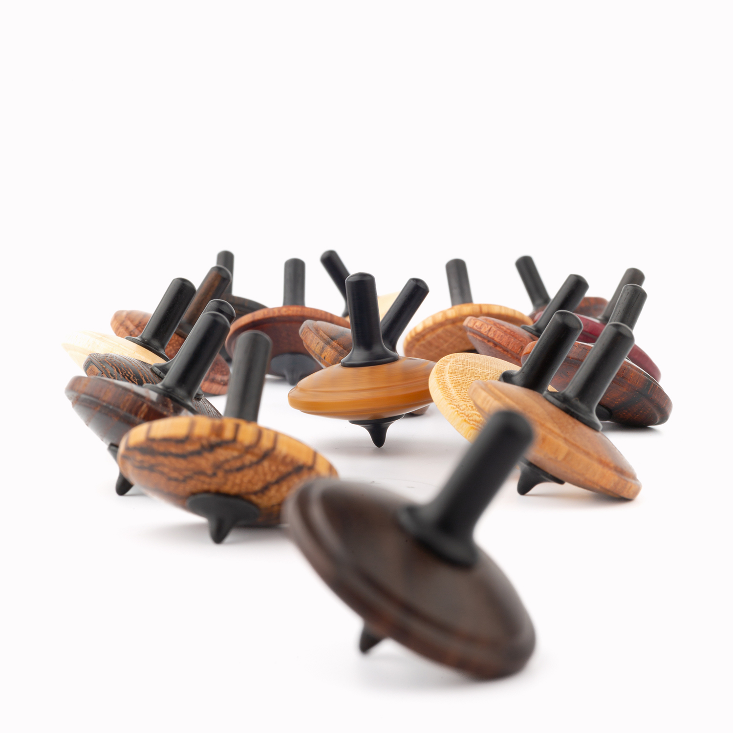 Eben Holz! - Kreisel aus 2 Hölzern, immer mit Ebenholzgriff und -spitze - 01